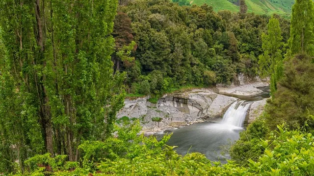 Raukawa Falls