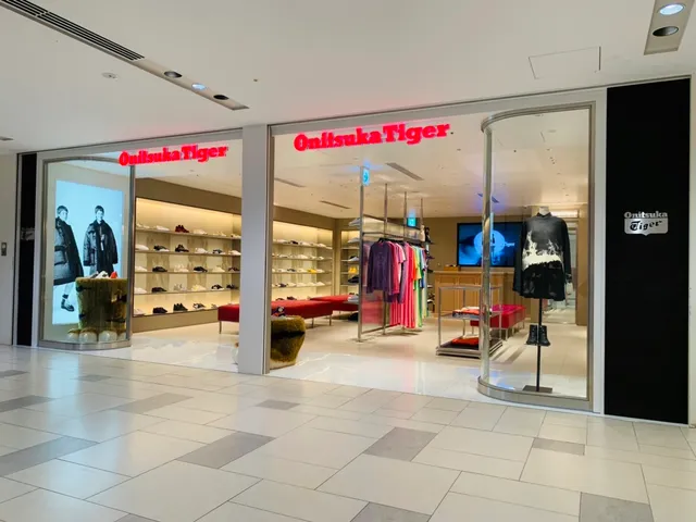 Onitsuka Tiger Namba City