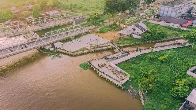 Jembatan Parit Nanas