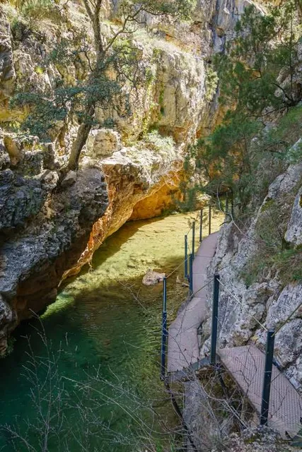Estrechos del río Ebrón