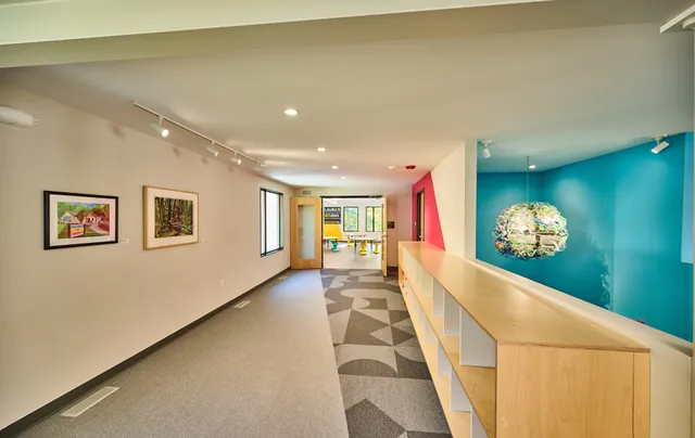 Illinois Art Station