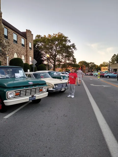 Riverfront Cruise In