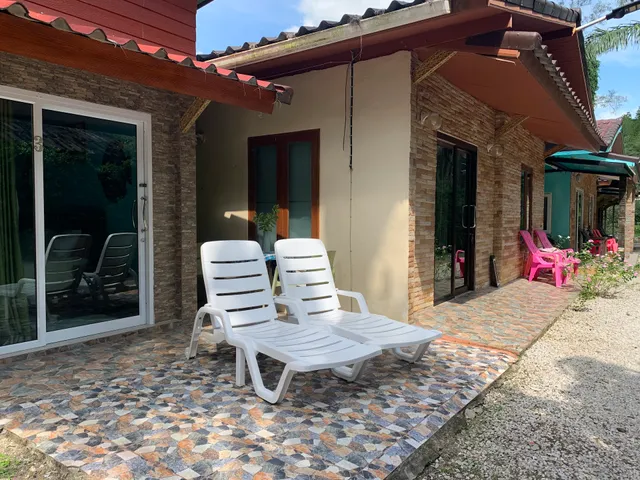 Pakmeng Beach Resort