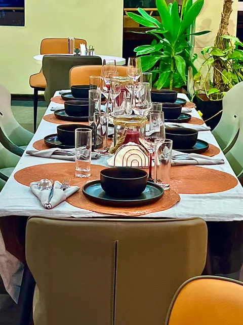 The House (Gourmet house Kitchen + Breakfast)