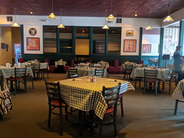 Puccini's Pizza Pasta-Chevy Chase Place