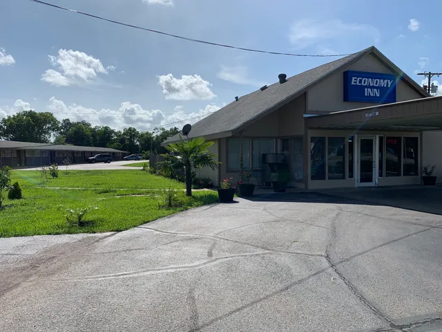 Economy Inn Angleton