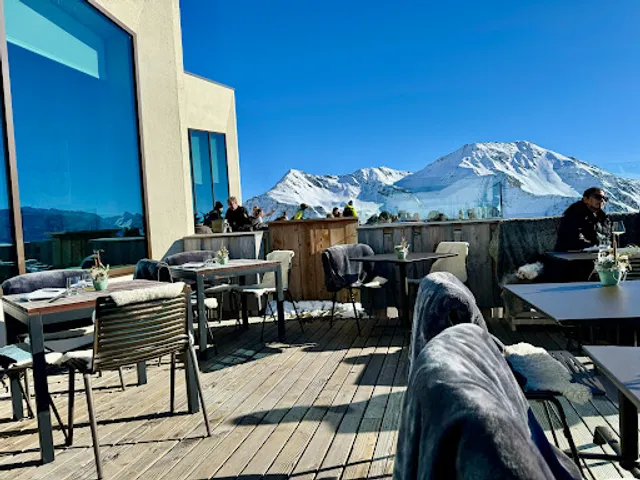 The Japanese at Gütsch on 2400 m