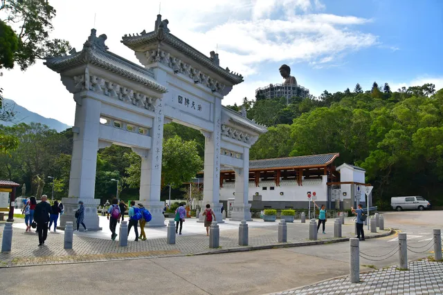 Buddhist World in the South Archway