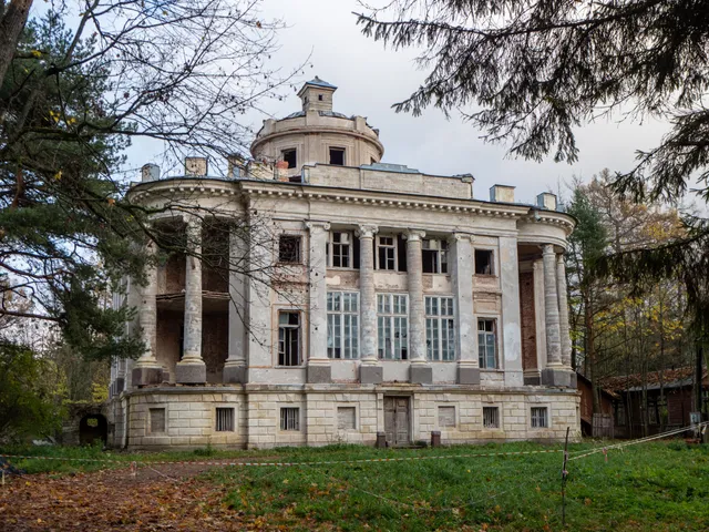 Usad'ba Demidovykh V Taytsakh