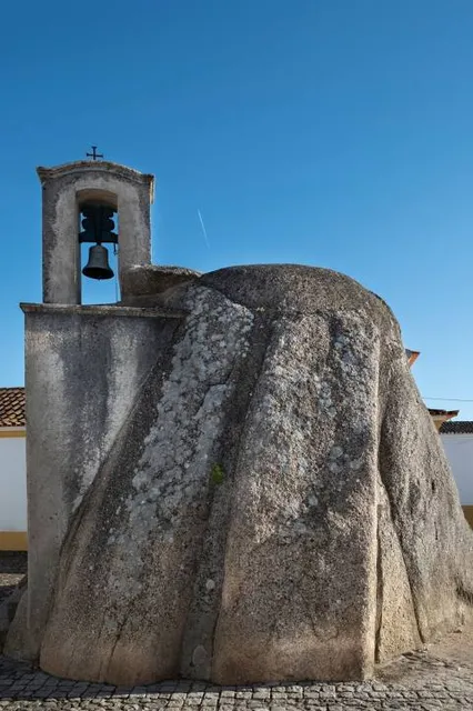 Anta-Capela de São Dinis