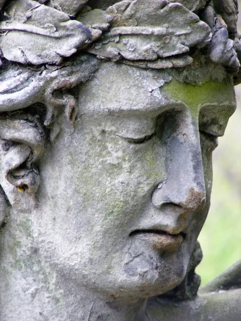 Dōkutsu-kannon (Cave of Kannon)