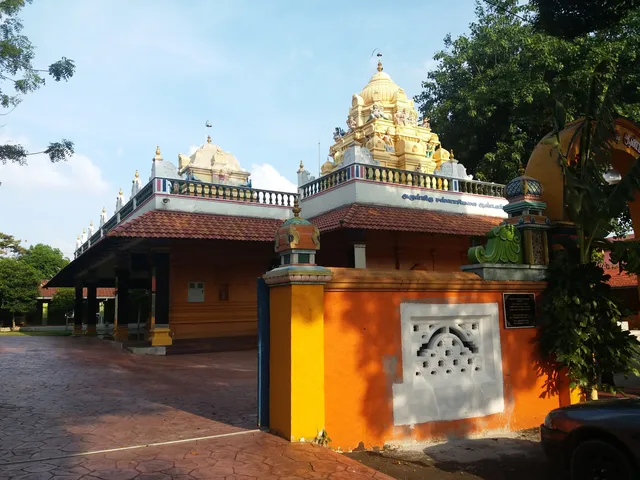 Arulmigu Sannasimalai Andavar Tirukkovil