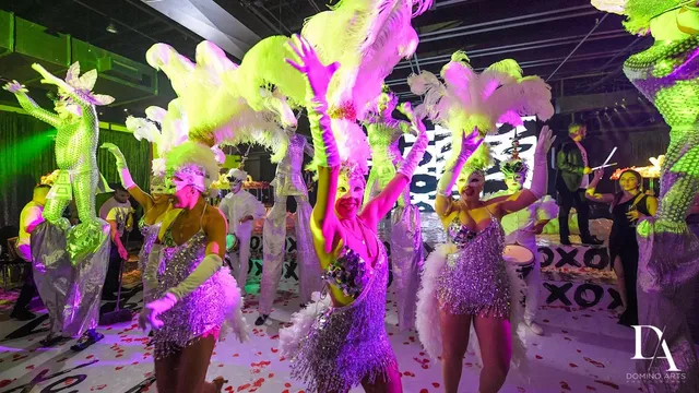 Hora Loca Show Black and Wine Events