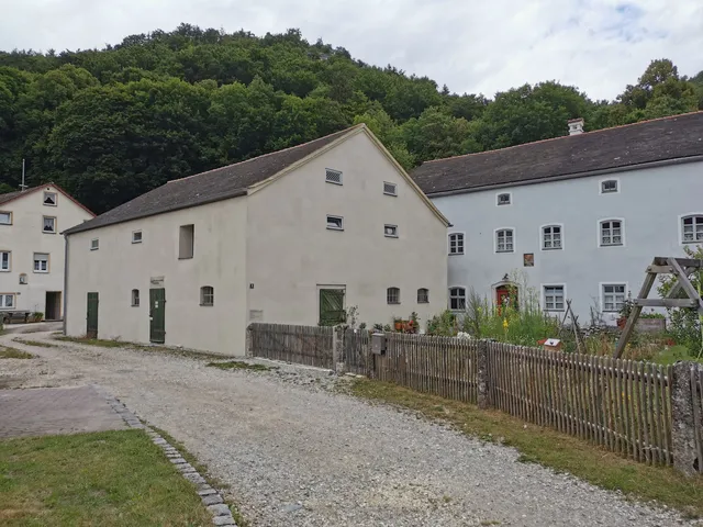 Stein.Wasser.Höhle - Jurahausensemble Obermühle