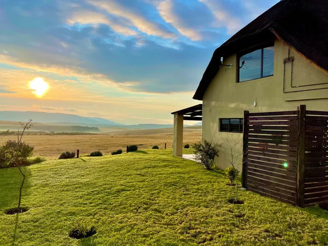 Far Away Place (Dashy & Nguni Cottages & The Treehouse) Midlands Meander