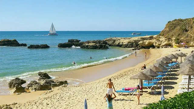 Praia dos Aveiros
