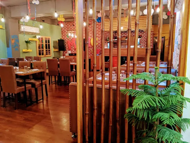 Brewboom Restaurant & Cafe