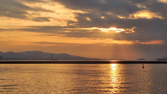 Kashiikamomeo Bridge