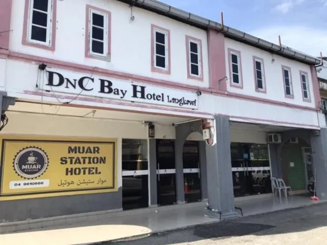 OYO 90324 Muar Station Hotel