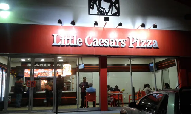 Little Caesars Pizza "Niños Héroes"