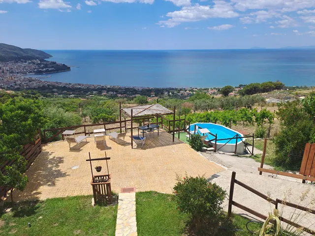 Una terrazza sul mare