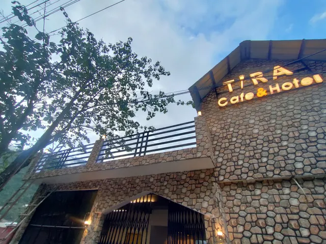 Tira Cafe and Hotel