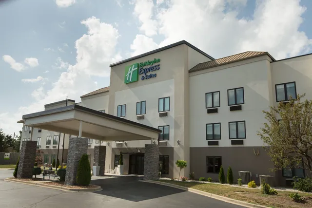 Holiday Inn Express & Suites Madison by IHG