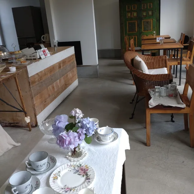 Tea & Teaware Bluewater