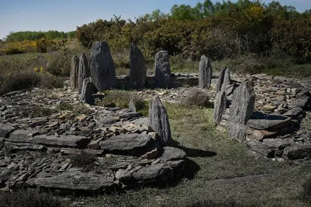 House Nature and Megaliths
