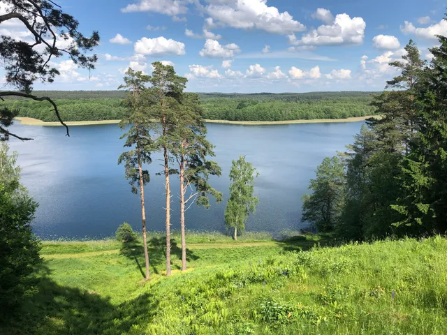 Ginučių piliakalnis