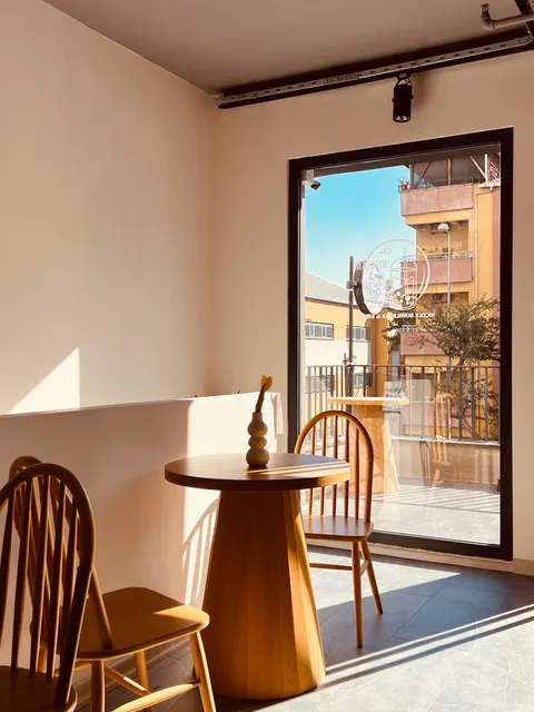 Nicole bubble tea & bakery尼可奶茶