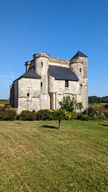 Le Château de Pernant