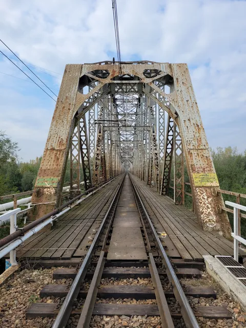 Most kolejowy w Górze Kalwarii