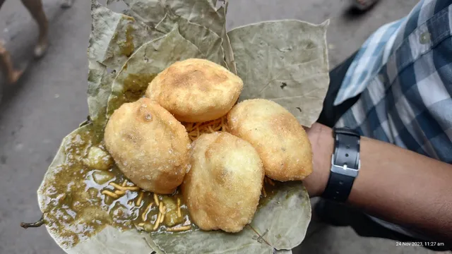 Changani Club Kachori