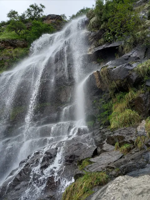 Cascada de los Alisos