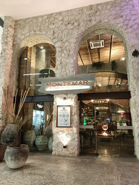 Montemar Cocina de Tierra y Mar