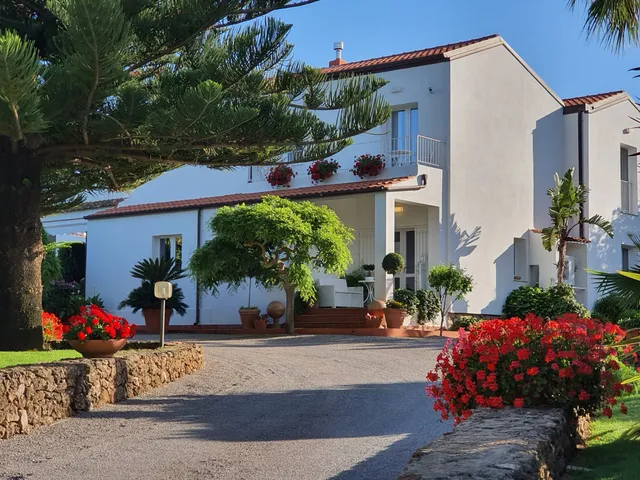 Arenosu a pochi Km dalle spiagge