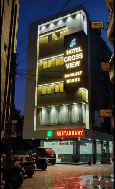 HOTEL CROSS VIEW
