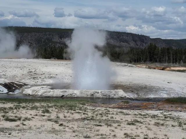 Cliff Geyser