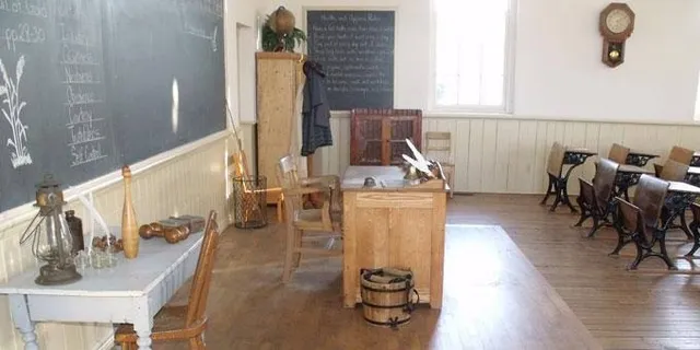 Heritage Schoolhouse Museum & Archives