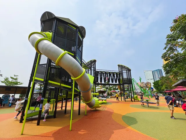 Kun Iam Statue Waterfront Park Leisure Area