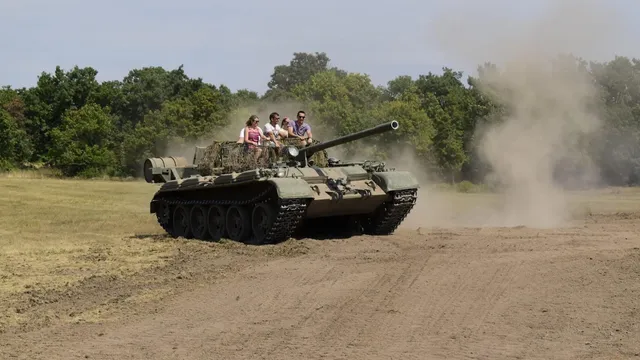 Tank-kaland Balatonakali