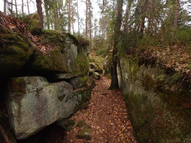 Skałki "Piekło Dalejowskie"