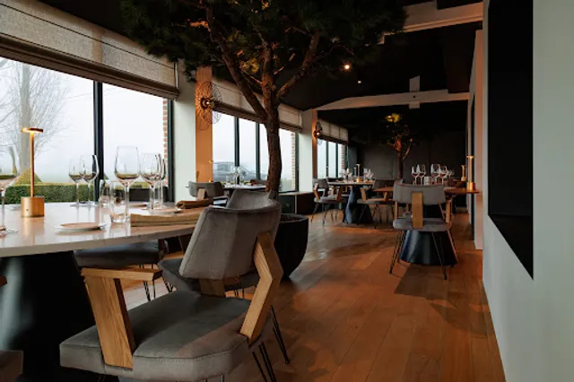 Bouchon et l'Assiette (Le)