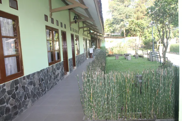 Urbanview Hotel Graha Atmadja Lembang