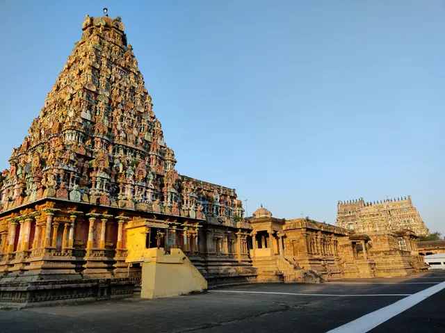 Arulmigu Kampahareswar Temple, Thirubuvanam. (Sharabeshwarar kovil)