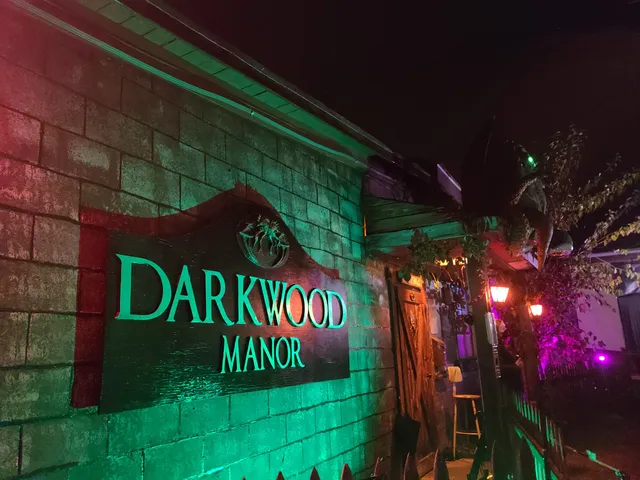 DarkWood Manor