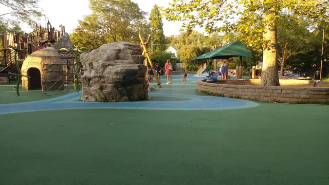 Palisades Recreation Center & Playground