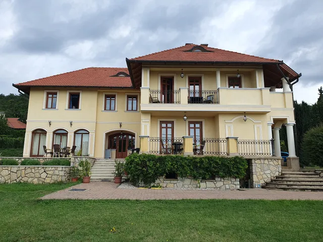 Bruckner Villa Apartment