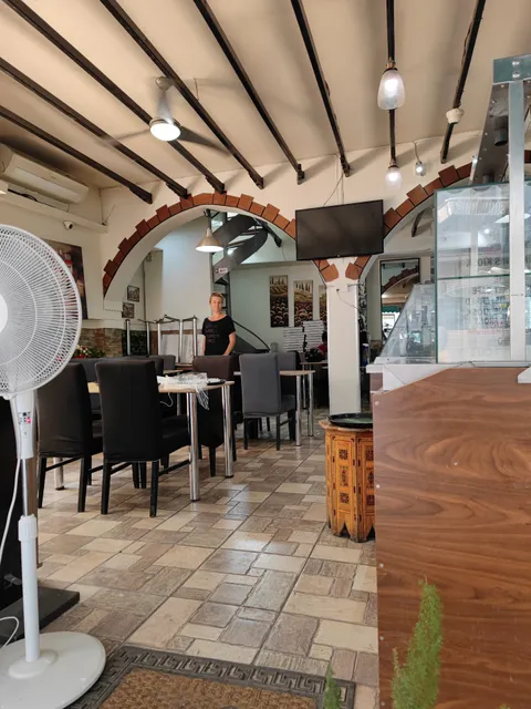 Jenny's Fournos Restaurant & Bar